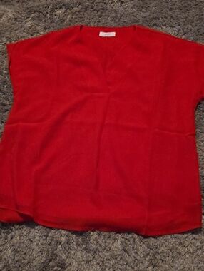 Red V-Neck Short Sleeve Top